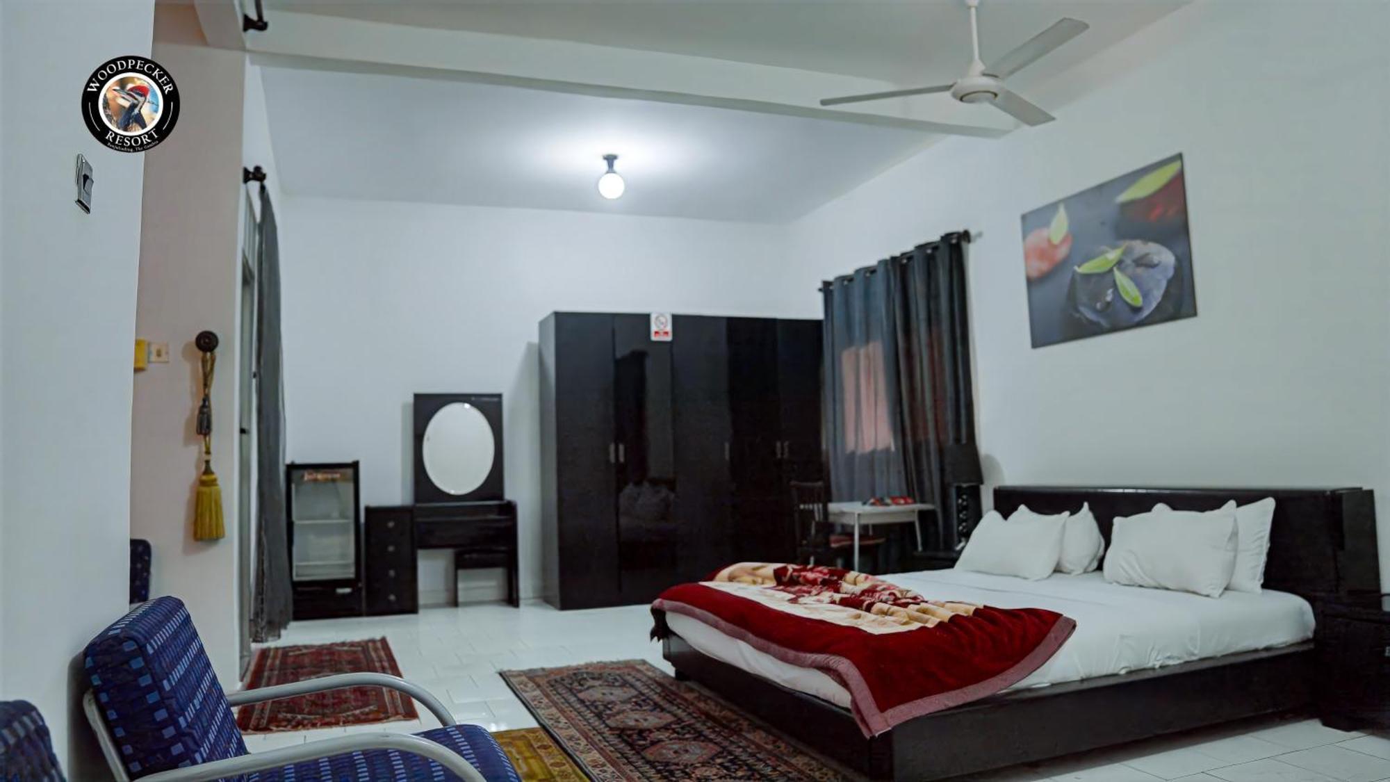 Woodpecker Resort Hotel Banjul Buitenkant foto