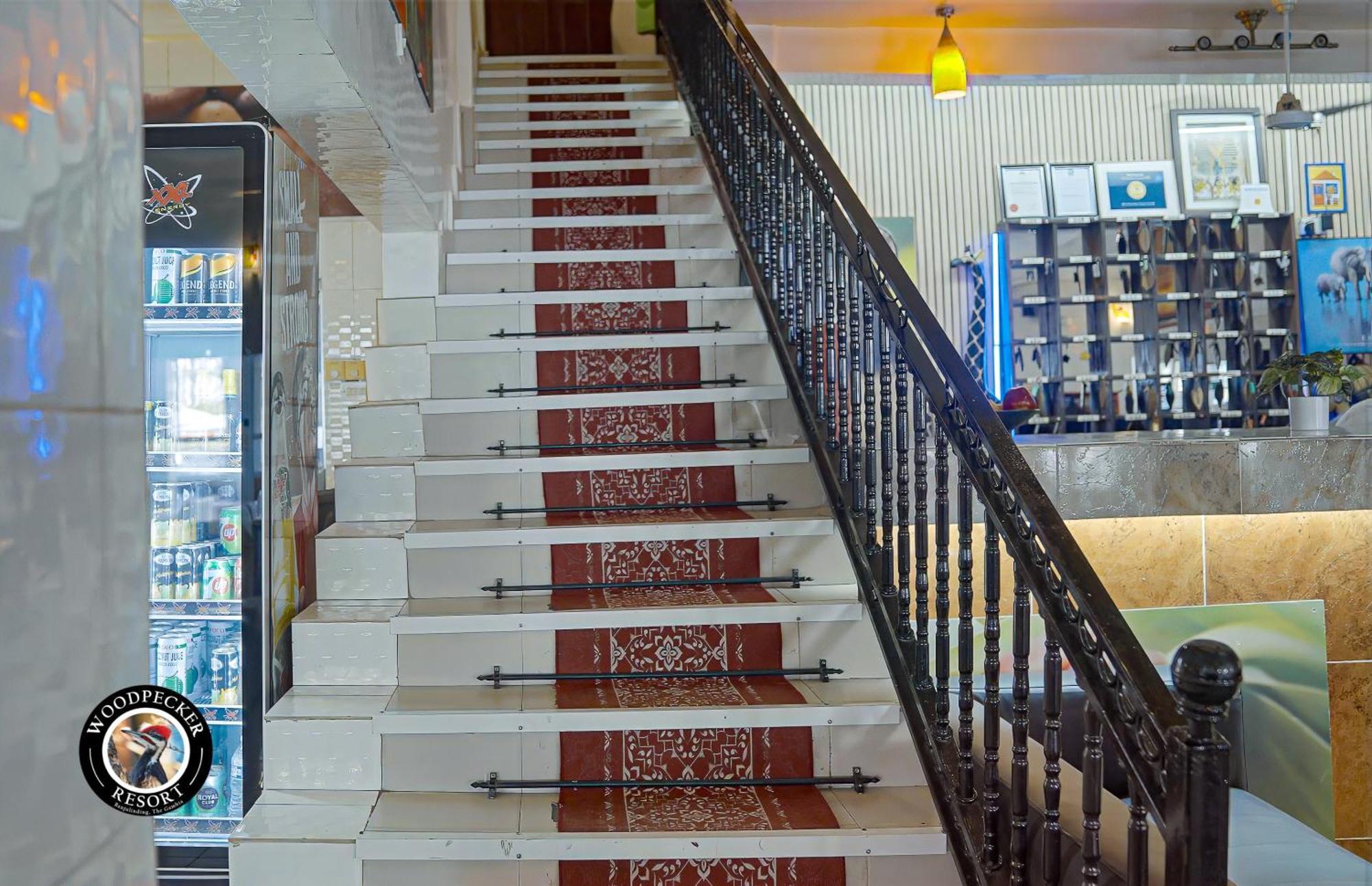 Woodpecker Resort Hotel Banjul Buitenkant foto
