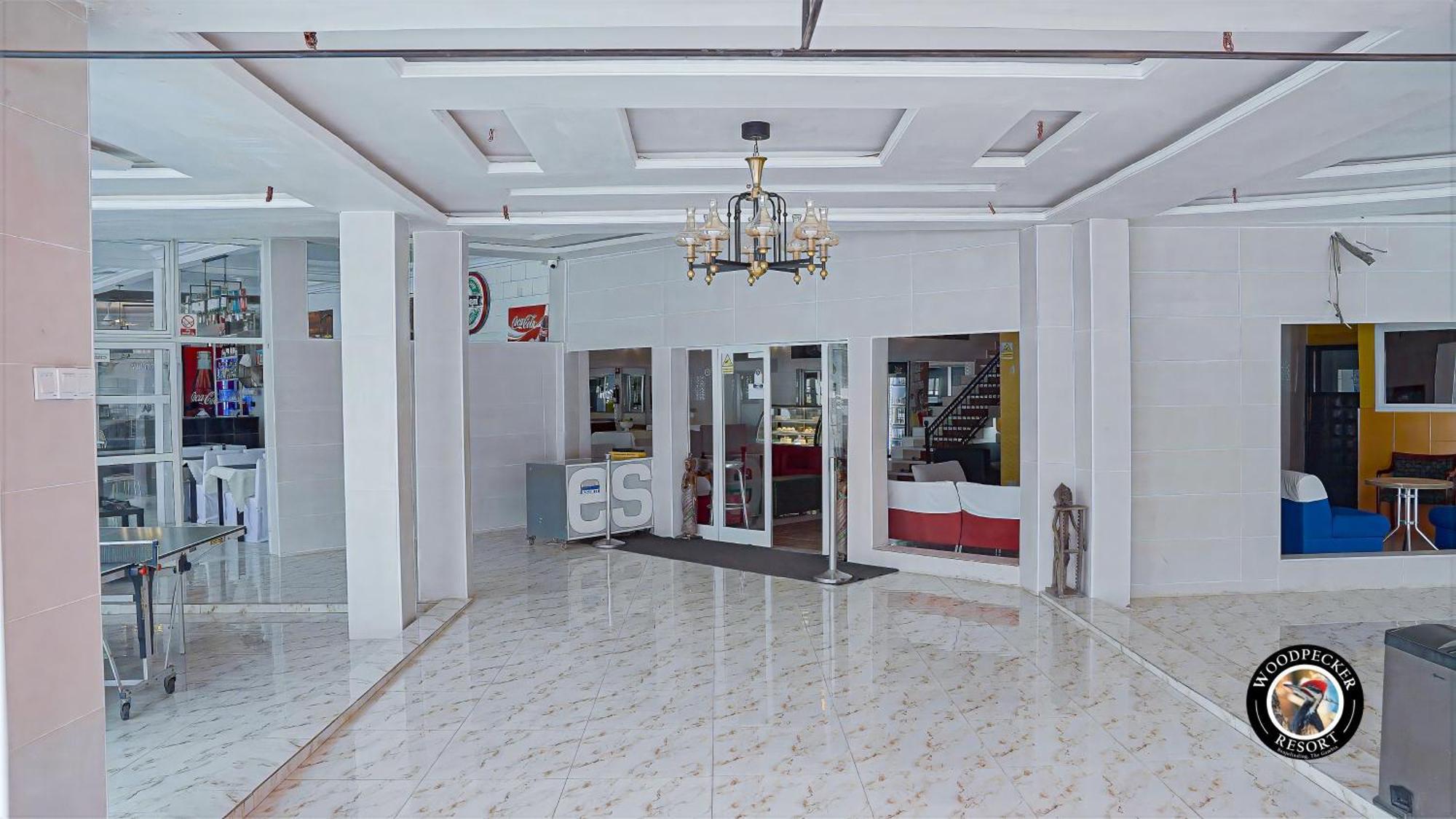 Woodpecker Resort Hotel Banjul Buitenkant foto