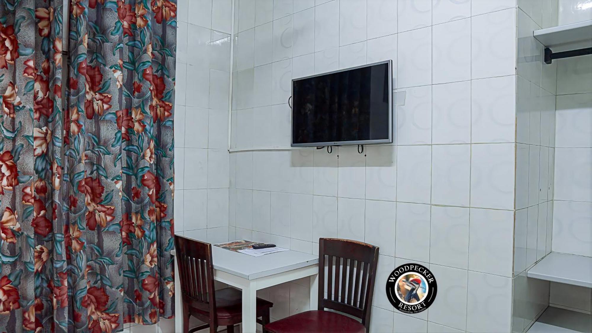 Woodpecker Resort Hotel Banjul Buitenkant foto