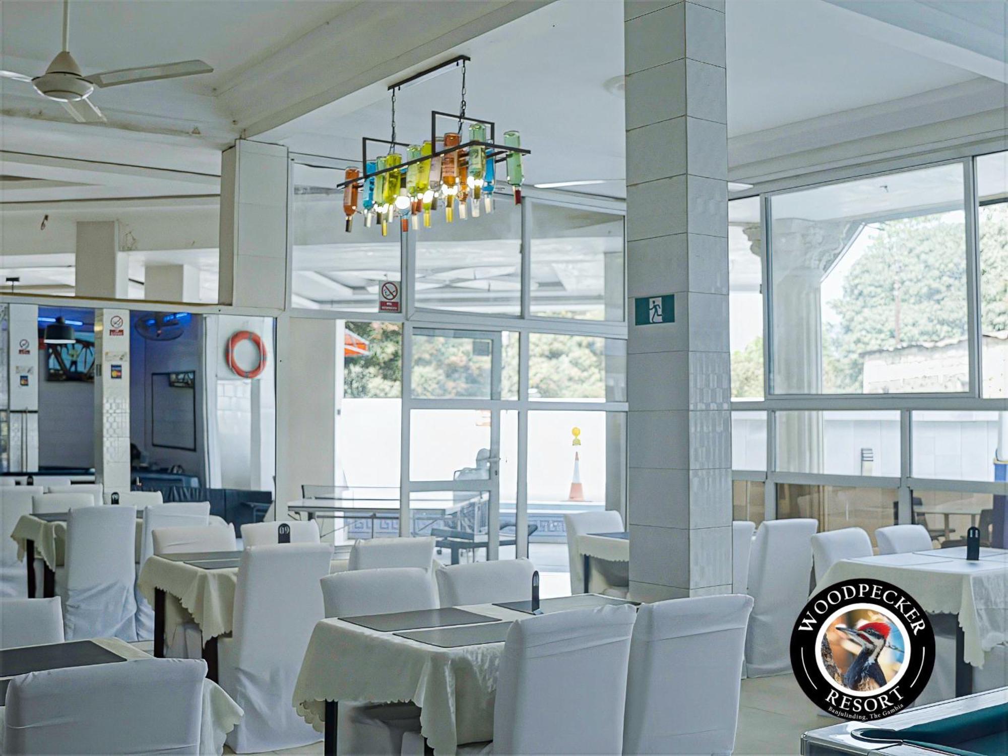 Woodpecker Resort Hotel Banjul Buitenkant foto