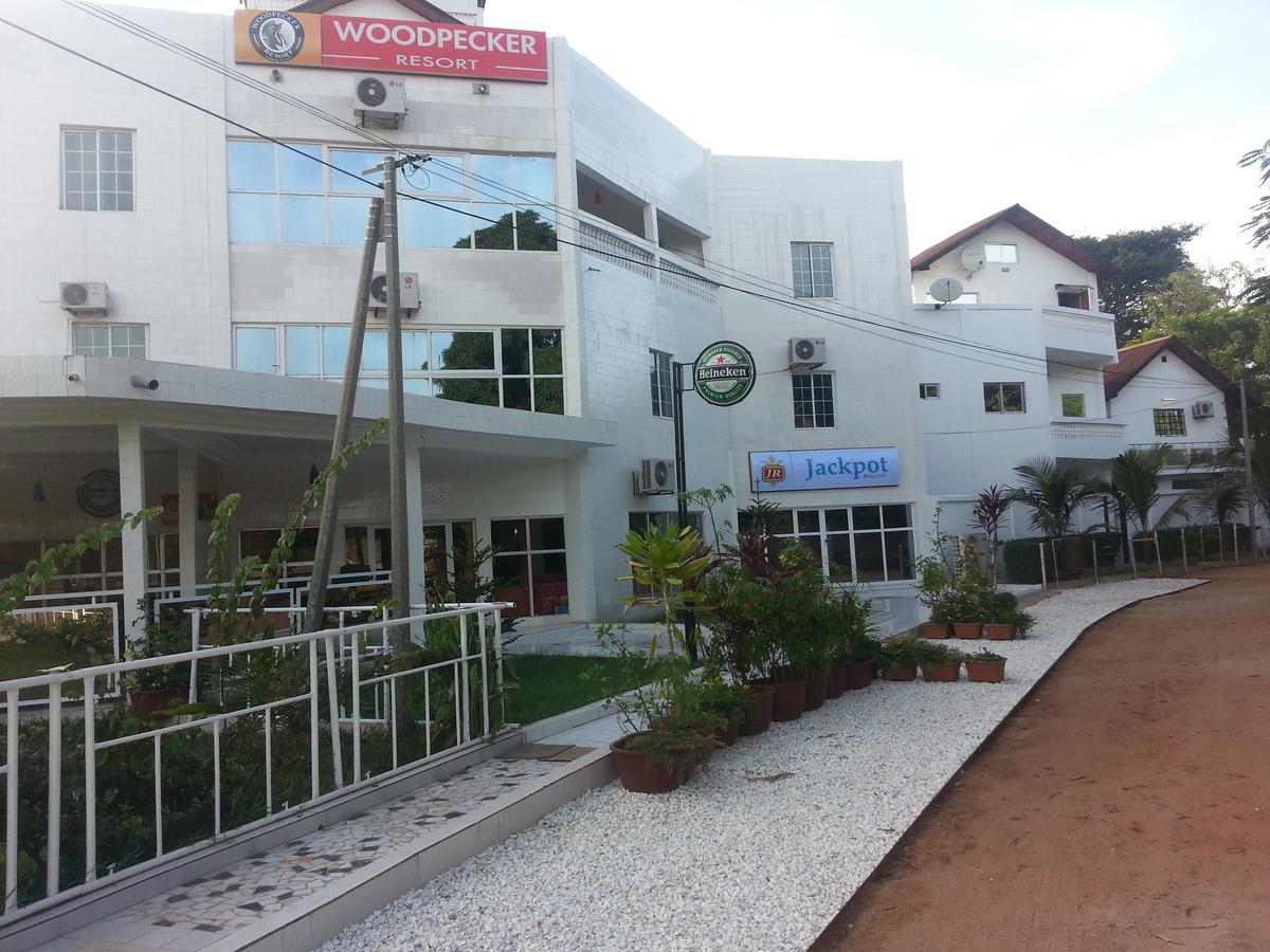 Woodpecker Resort Hotel Banjul Buitenkant foto